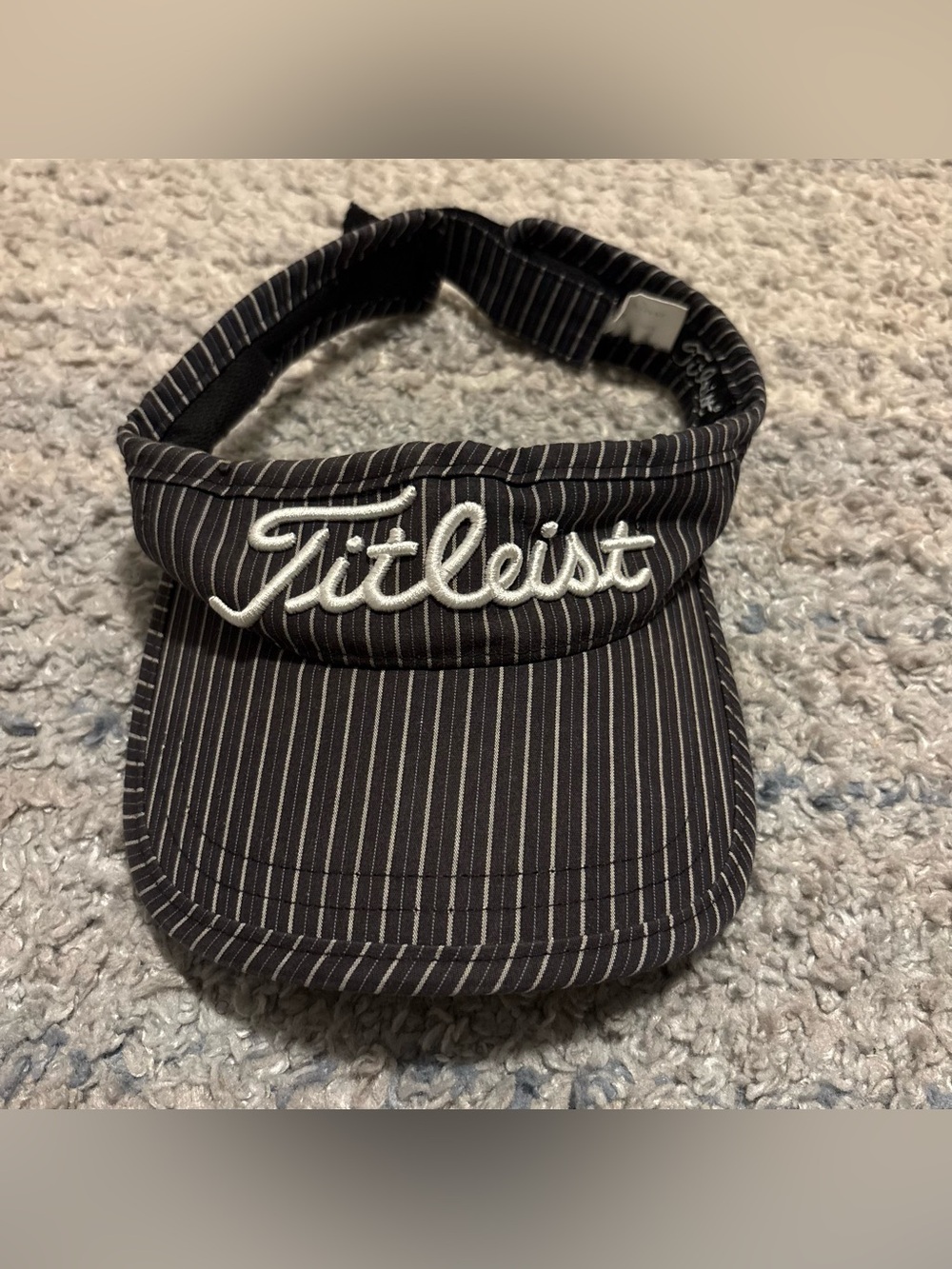 Titleist Pinstripe Adjustable Golf Visor Hat Black White HJ3VSP